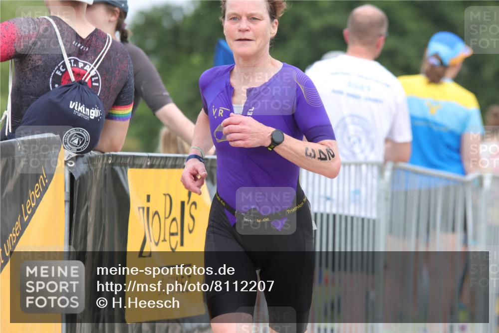 22.06.2025 - Viking Triathlon H.Heesch http://msf.ph/oto/8112207 22.06.2025 14:49:02 Laufen 243 meine-sportfotos.de