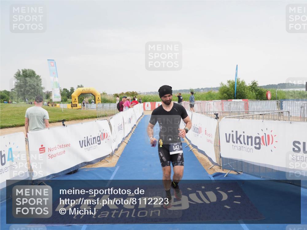 22.06.2025 - Viking Triathlon MichiJ http://msf.ph/oto/8112223 22.06.2025 16:41:12 Ziel 542 meine-sportfotos.de
