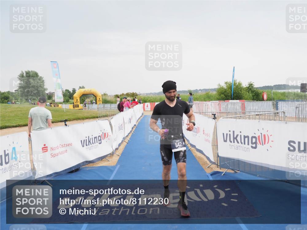 22.06.2025 - Viking Triathlon MichiJ http://msf.ph/oto/8112230 22.06.2025 16:41:12 Ziel 542 meine-sportfotos.de