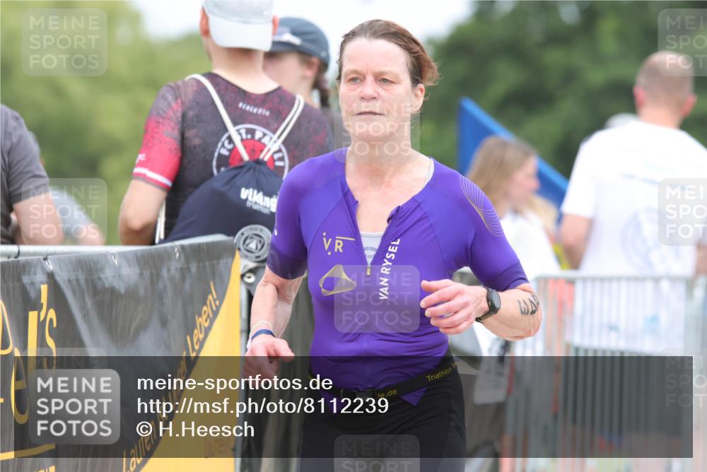 22.06.2025 - Viking Triathlon H.Heesch http://msf.ph/oto/8112239 22.06.2025 14:49:03 Laufen 243 meine-sportfotos.de