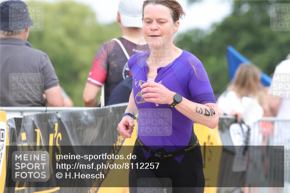 22.06.2025 - Viking Triathlon H.Heesch http://msf.ph/oto/8112257 22.06.2025 14:49:03 Laufen 243 meine-sportfotos.de