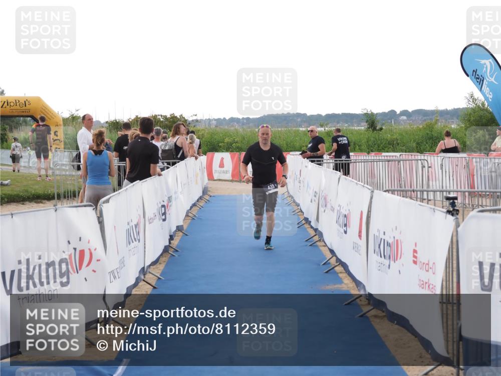 22.06.2025 - Viking Triathlon MichiJ http://msf.ph/oto/8112359 22.06.2025 16:25:21 Ziel 439 meine-sportfotos.de