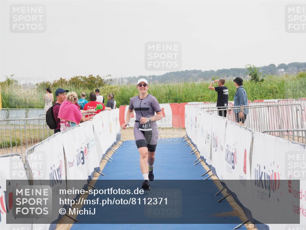 22.06.2025 - Viking Triathlon MichiJ http://msf.ph/oto/8112371 22.06.2025 16:41:24 Ziel 441 meine-sportfotos.de