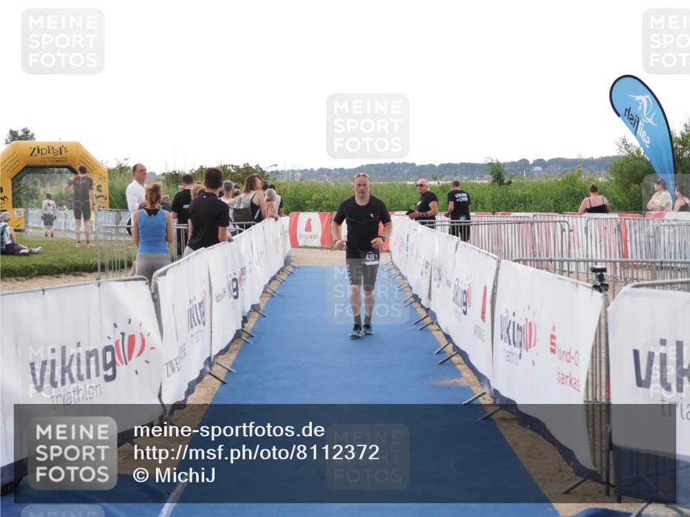 22.06.2025 - Viking Triathlon MichiJ http://msf.ph/oto/8112372 22.06.2025 16:25:21 Ziel 439 meine-sportfotos.de