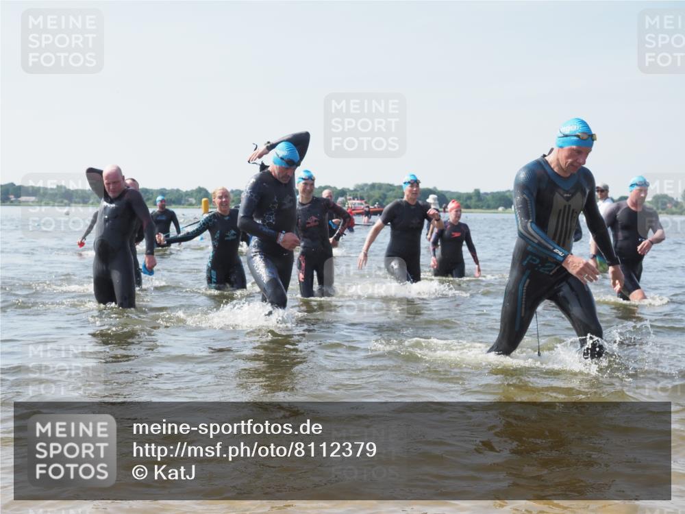 22.06.2025 - Viking Triathlon KatJ http://msf.ph/oto/8112379 22.06.2025 10:40:34 Schwimmen 44, 228, 235, 239, 254, 266, 275, 291, 325, 361, 375, 511, 514, 556, 644, 655, 657 meine-sportfotos.de