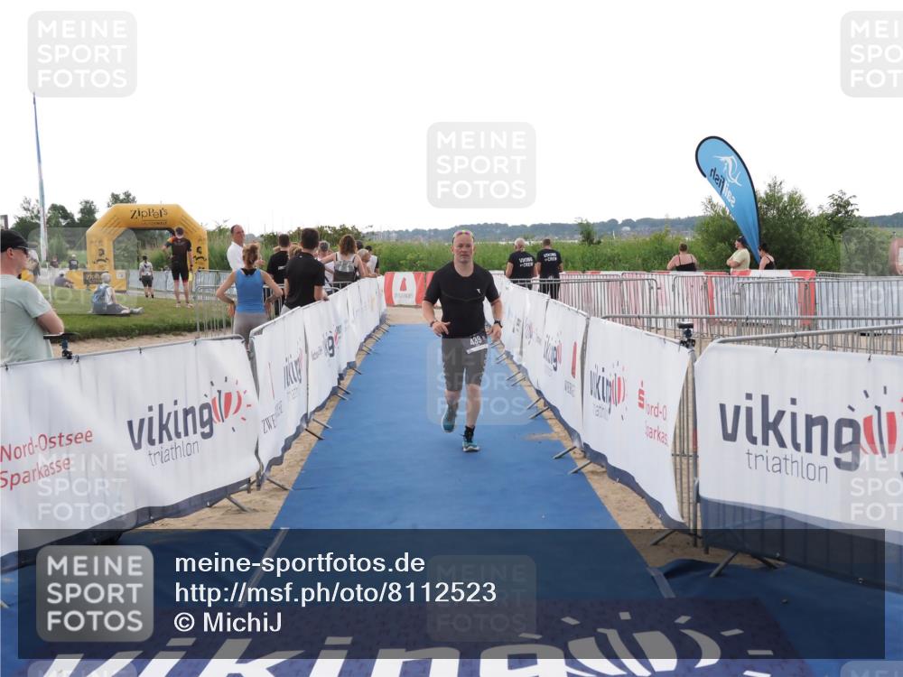 22.06.2025 - Viking Triathlon MichiJ http://msf.ph/oto/8112523 22.06.2025 16:25:23 Ziel 439 meine-sportfotos.de