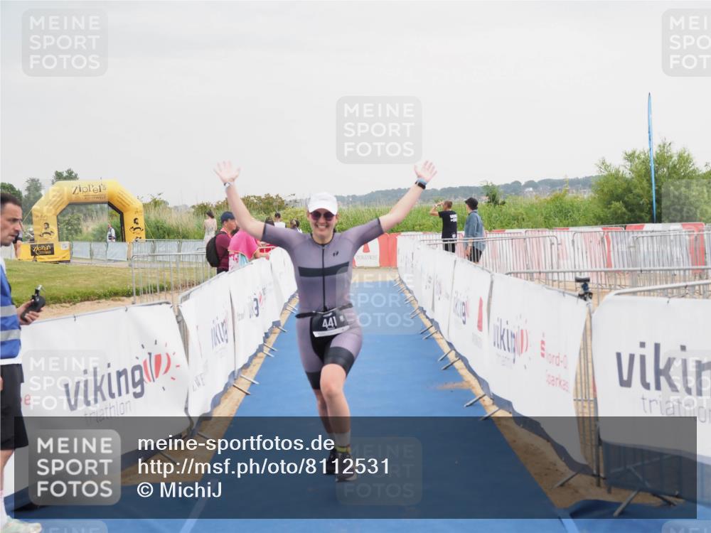 22.06.2025 - Viking Triathlon MichiJ http://msf.ph/oto/8112531 22.06.2025 16:41:26 Ziel 441 meine-sportfotos.de