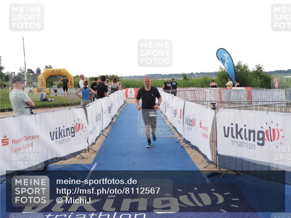 22.06.2025 - Viking Triathlon MichiJ http://msf.ph/oto/8112567 22.06.2025 16:25:23 Ziel 439 meine-sportfotos.de