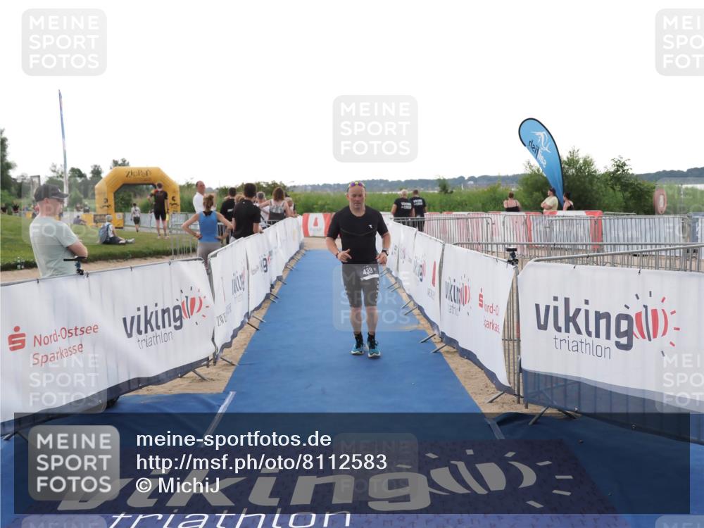 22.06.2025 - Viking Triathlon MichiJ http://msf.ph/oto/8112583 22.06.2025 16:25:23 Ziel 439 meine-sportfotos.de