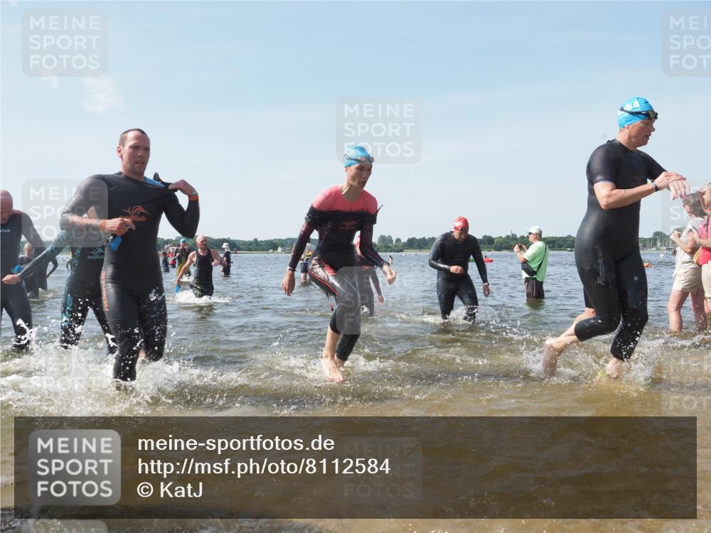 22.06.2025 - Viking Triathlon KatJ http://msf.ph/oto/8112584 22.06.2025 10:40:39 Schwimmen 44, 228, 235, 239, 254, 266, 275, 291, 325, 361, 462, 511, 514, 530, 556, 644, 655, 657 meine-sportfotos.de