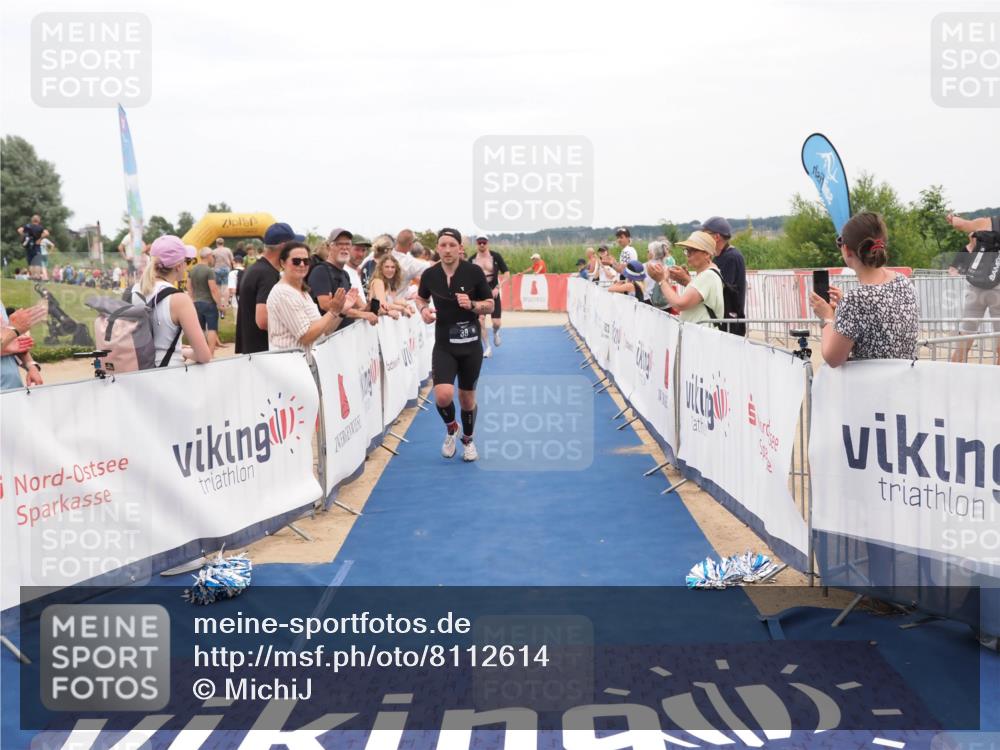 22.06.2025 - Viking Triathlon MichiJ http://msf.ph/oto/8112614 22.06.2025 15:03:18 Ziel 19, 38, 536 meine-sportfotos.de