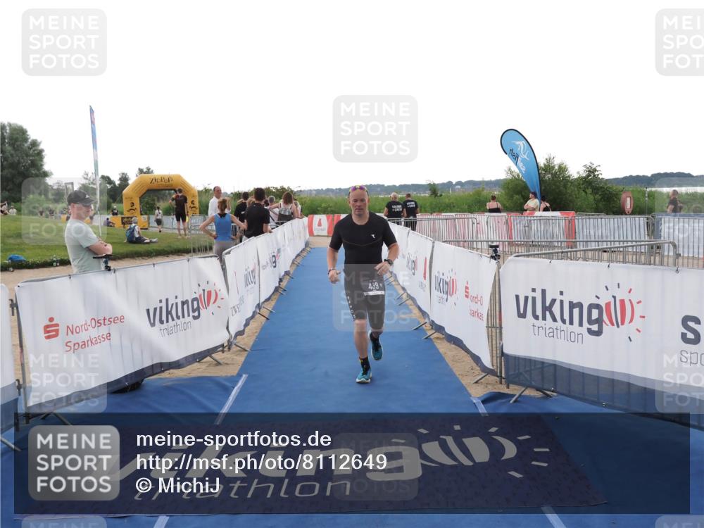 22.06.2025 - Viking Triathlon MichiJ http://msf.ph/oto/8112649 22.06.2025 16:25:24 Ziel 439 meine-sportfotos.de