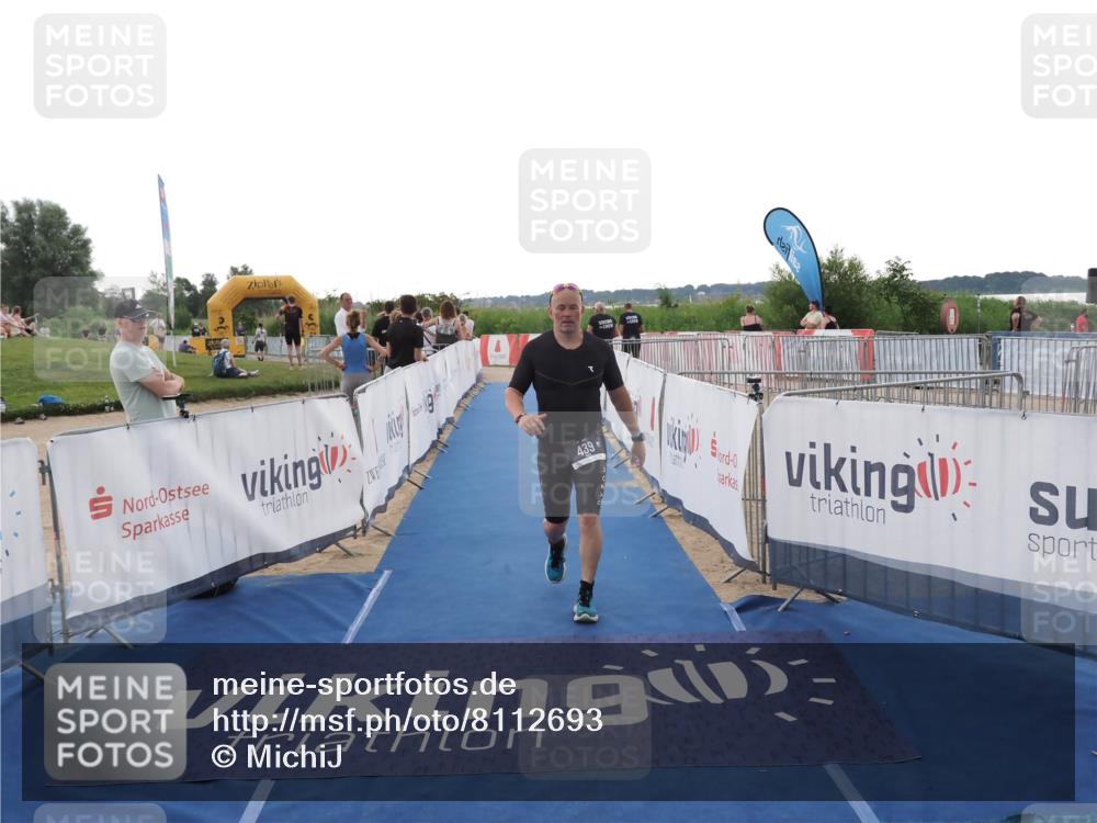 22.06.2025 - Viking Triathlon MichiJ http://msf.ph/oto/8112693 22.06.2025 16:25:24 Ziel 439 meine-sportfotos.de