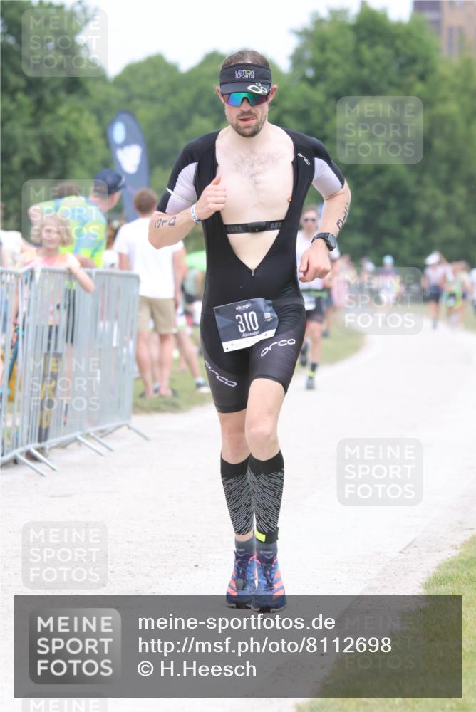 22.06.2025 - Viking Triathlon H.Heesch http://msf.ph/oto/8112698 22.06.2025 14:49:26 Laufen 310, 331 meine-sportfotos.de