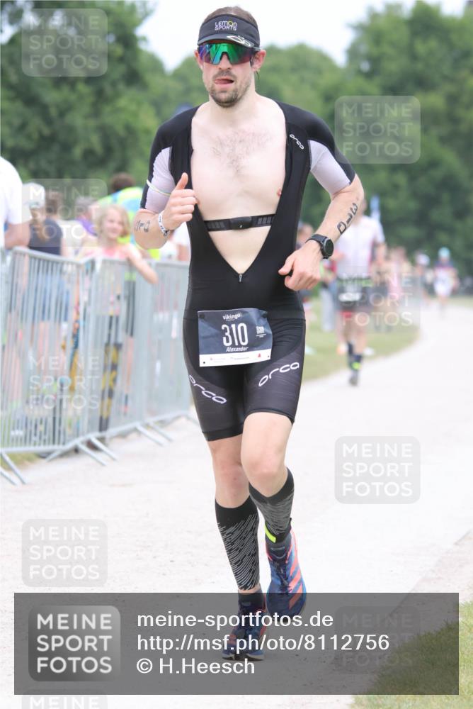 22.06.2025 - Viking Triathlon H.Heesch http://msf.ph/oto/8112756 22.06.2025 14:49:27 Laufen 310, 331 meine-sportfotos.de