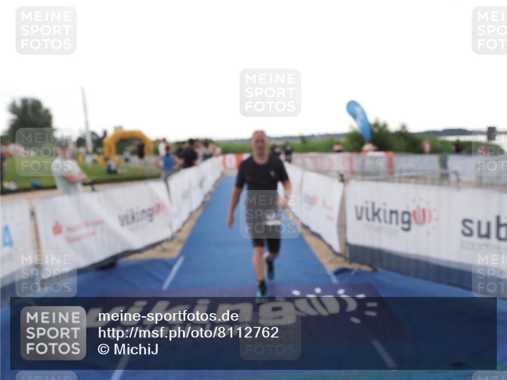 22.06.2025 - Viking Triathlon MichiJ http://msf.ph/oto/8112762 22.06.2025 16:25:25 Ziel 439 meine-sportfotos.de