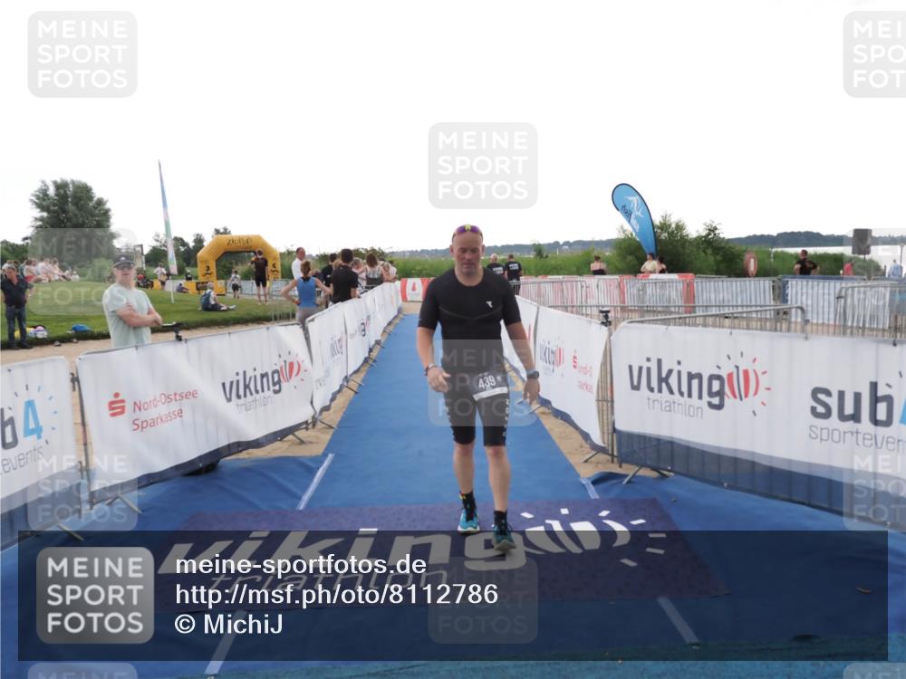 22.06.2025 - Viking Triathlon MichiJ http://msf.ph/oto/8112786 22.06.2025 16:25:25 Ziel 439 meine-sportfotos.de