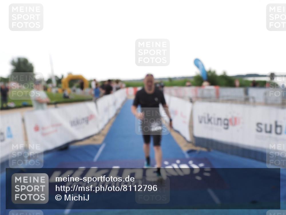 22.06.2025 - Viking Triathlon MichiJ http://msf.ph/oto/8112796 22.06.2025 16:25:25 Ziel 439 meine-sportfotos.de