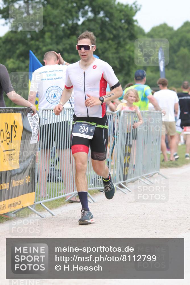 22.06.2025 - Viking Triathlon H.Heesch http://msf.ph/oto/8112799 22.06.2025 14:49:34 Laufen 294 meine-sportfotos.de