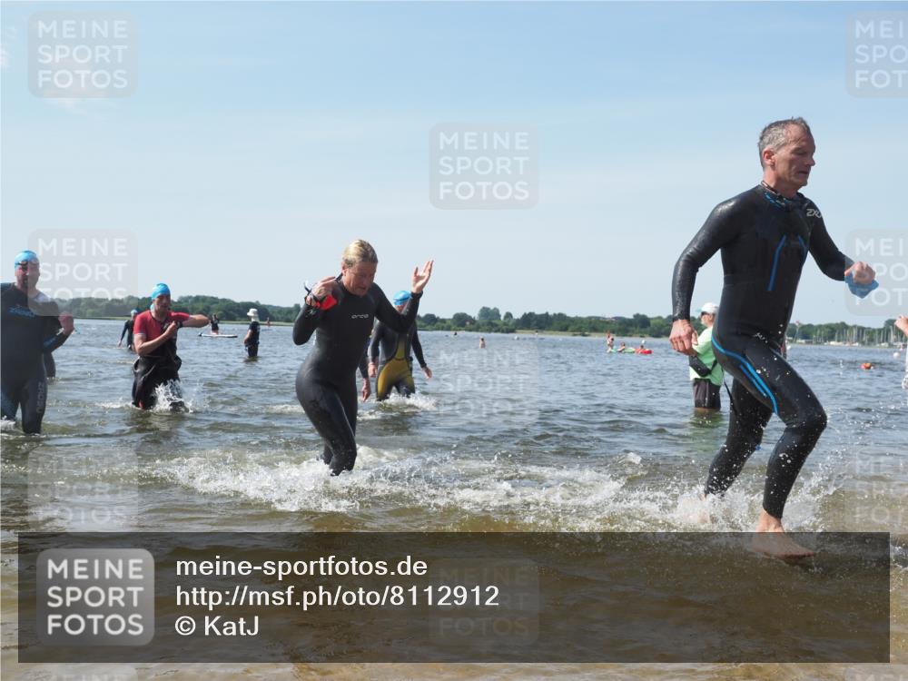 22.06.2025 - Viking Triathlon KatJ http://msf.ph/oto/8112912 22.06.2025 10:40:47 Schwimmen 59, 235, 239, 266, 325, 361, 397, 462, 530, 655, 657 meine-sportfotos.de