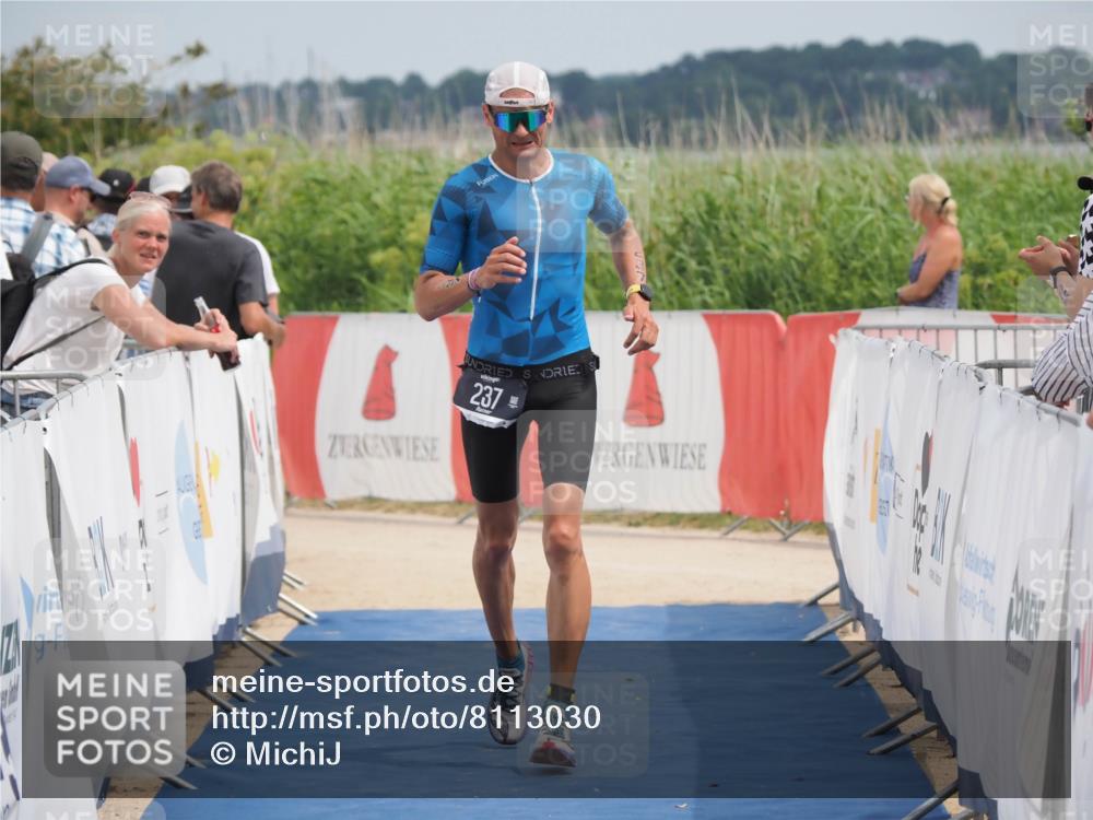 22.06.2025 - Viking Triathlon MichiJ http://msf.ph/oto/8113030 22.06.2025 14:54:15 Ziel 237 meine-sportfotos.de