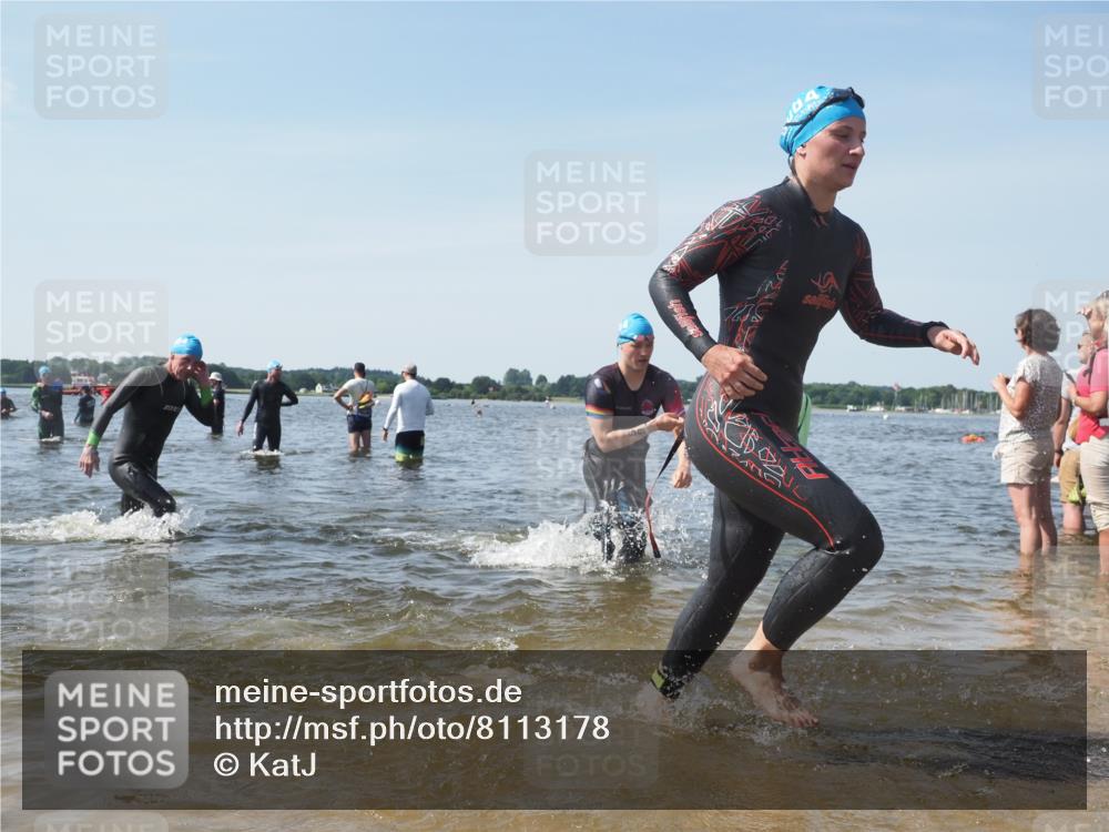 22.06.2025 - Viking Triathlon KatJ http://msf.ph/oto/8113178 22.06.2025 10:40:58 Schwimmen 59, 153, 389, 397, 496, 530 meine-sportfotos.de