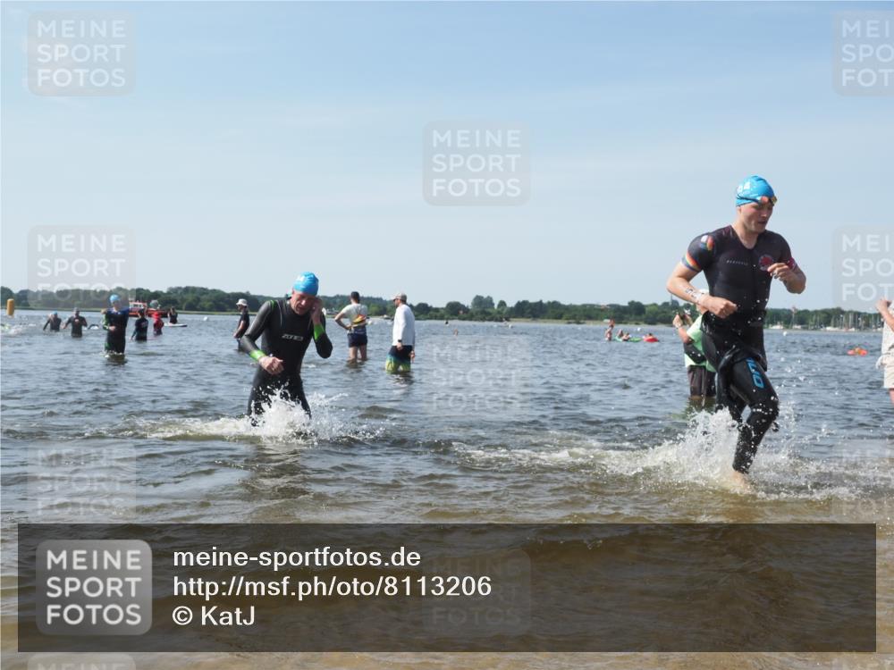 22.06.2025 - Viking Triathlon KatJ http://msf.ph/oto/8113206 22.06.2025 10:40:59 Schwimmen 59, 153, 389, 397, 496, 530 meine-sportfotos.de