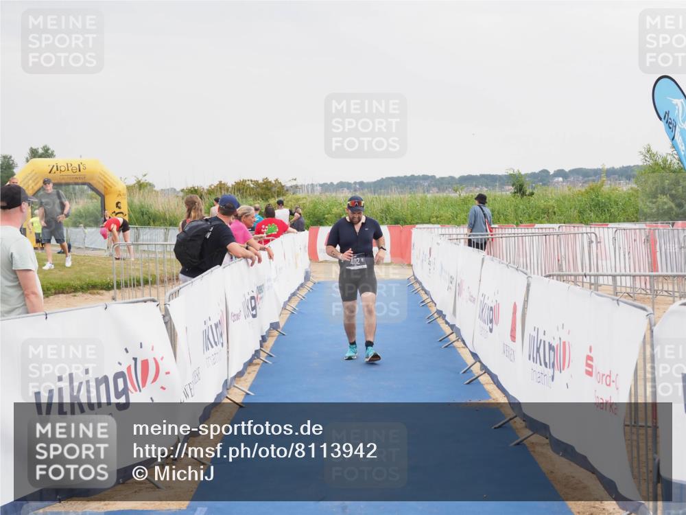 22.06.2025 - Viking Triathlon MichiJ http://msf.ph/oto/8113942 22.06.2025 16:44:57 Ziel 402 meine-sportfotos.de
