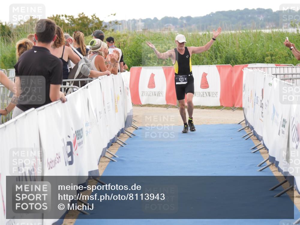 22.06.2025 - Viking Triathlon MichiJ http://msf.ph/oto/8113943 22.06.2025 16:26:08 Ziel 423 meine-sportfotos.de
