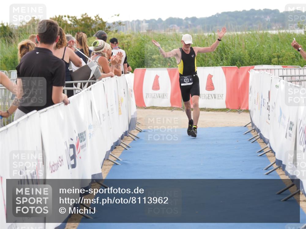 22.06.2025 - Viking Triathlon MichiJ http://msf.ph/oto/8113962 22.06.2025 16:26:08 Ziel 423 meine-sportfotos.de