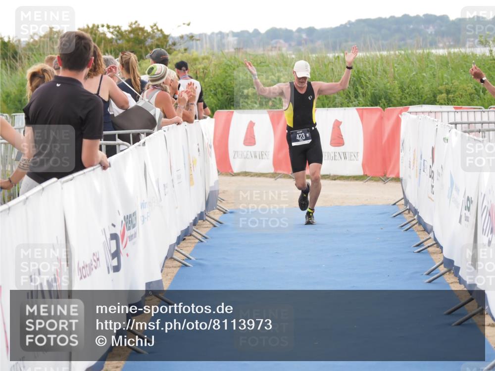 22.06.2025 - Viking Triathlon MichiJ http://msf.ph/oto/8113973 22.06.2025 16:26:08 Ziel 423 meine-sportfotos.de