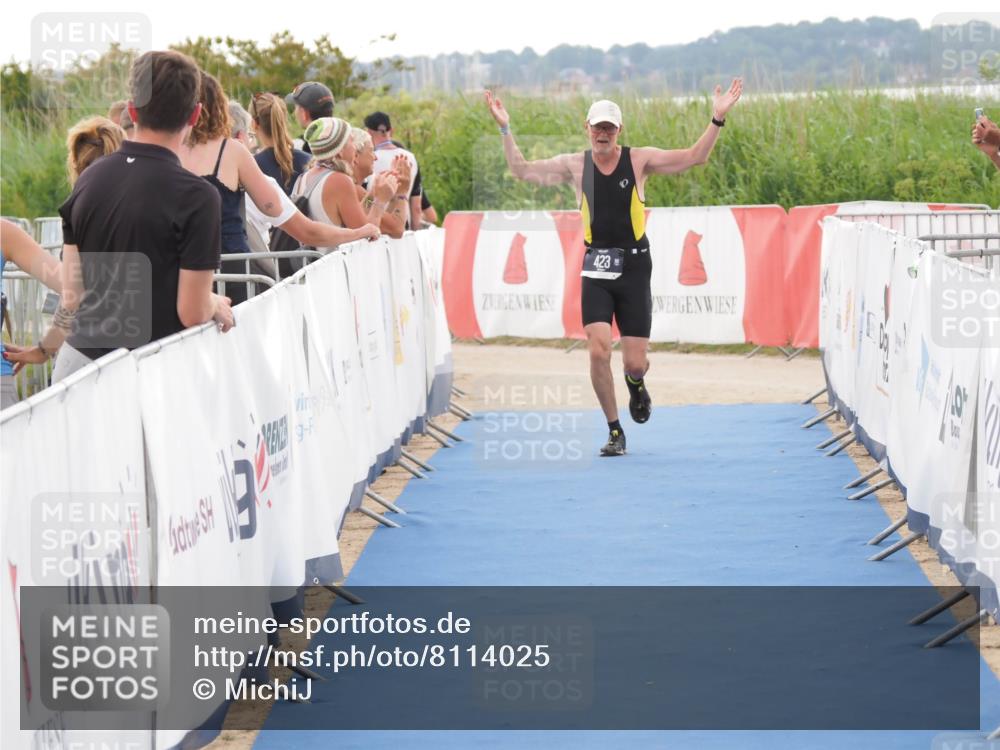 22.06.2025 - Viking Triathlon MichiJ http://msf.ph/oto/8114025 22.06.2025 16:26:08 Ziel 423 meine-sportfotos.de