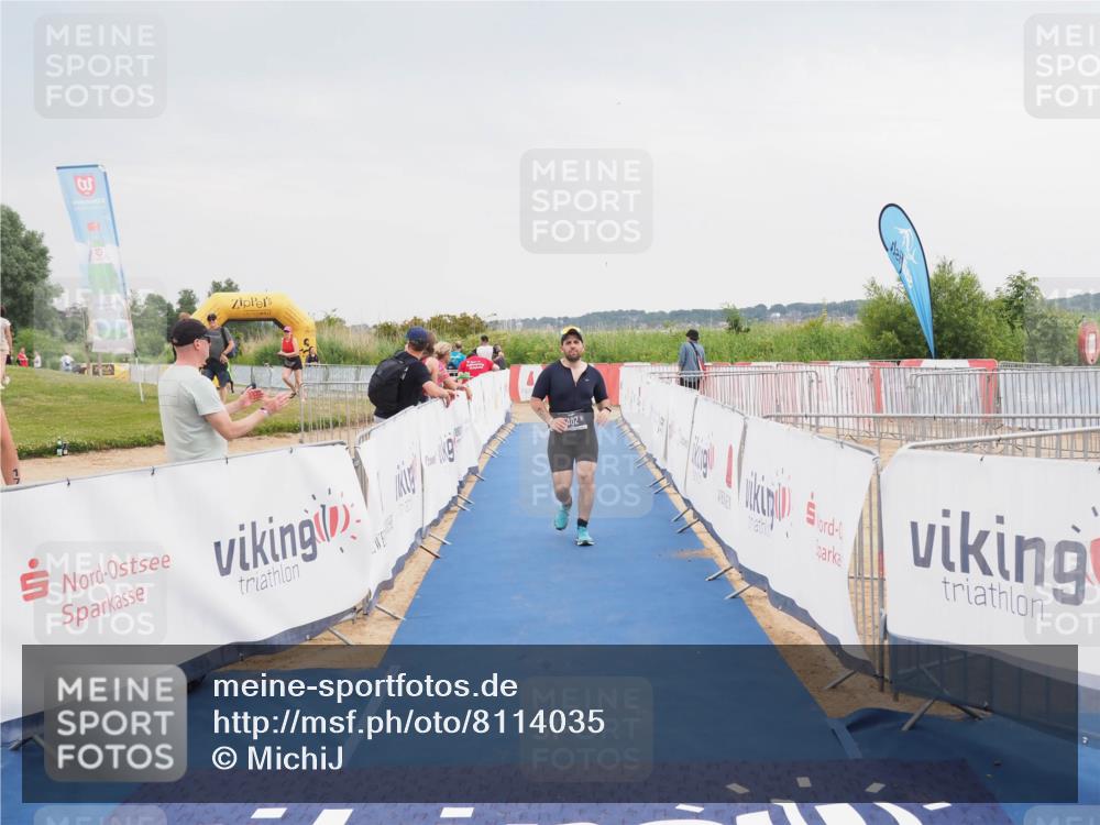22.06.2025 - Viking Triathlon MichiJ http://msf.ph/oto/8114035 22.06.2025 16:44:58 Ziel 402 meine-sportfotos.de