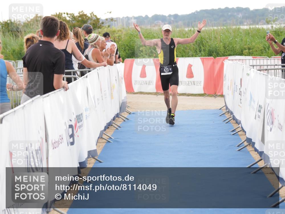 22.06.2025 - Viking Triathlon MichiJ http://msf.ph/oto/8114049 22.06.2025 16:26:08 Ziel 423 meine-sportfotos.de