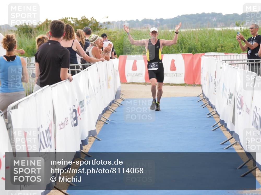 22.06.2025 - Viking Triathlon MichiJ http://msf.ph/oto/8114068 22.06.2025 16:26:09 Ziel 423 meine-sportfotos.de