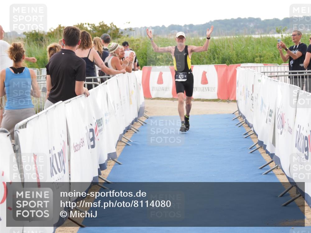 22.06.2025 - Viking Triathlon MichiJ http://msf.ph/oto/8114080 22.06.2025 16:26:09 Ziel 423 meine-sportfotos.de