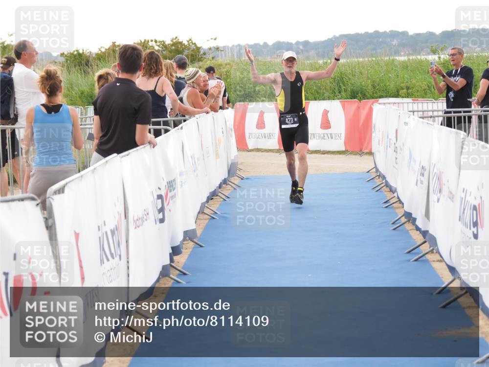 22.06.2025 - Viking Triathlon MichiJ http://msf.ph/oto/8114109 22.06.2025 16:26:09 Ziel 423 meine-sportfotos.de