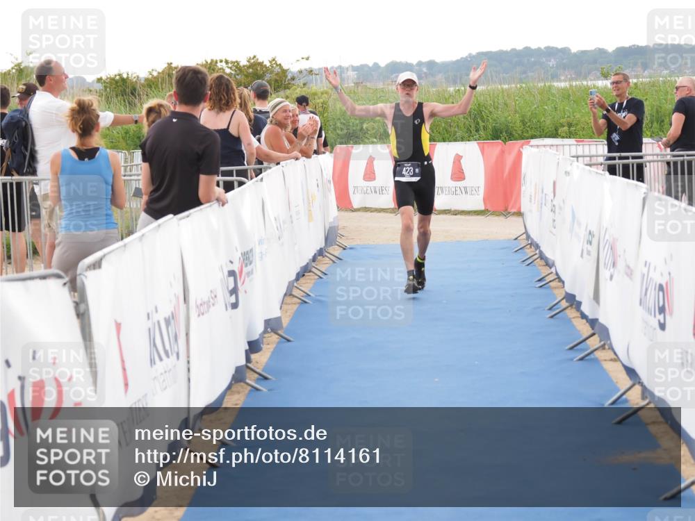 22.06.2025 - Viking Triathlon MichiJ http://msf.ph/oto/8114161 22.06.2025 16:26:10 Ziel 423 meine-sportfotos.de