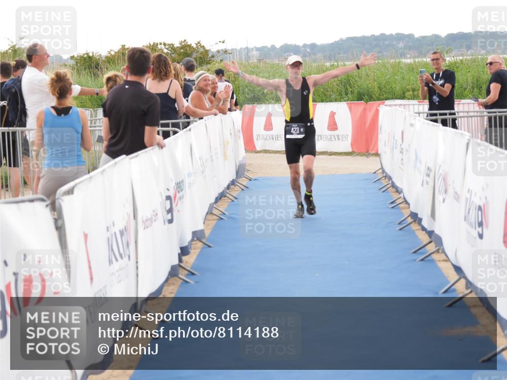 22.06.2025 - Viking Triathlon MichiJ http://msf.ph/oto/8114188 22.06.2025 16:26:10 Ziel 423 meine-sportfotos.de