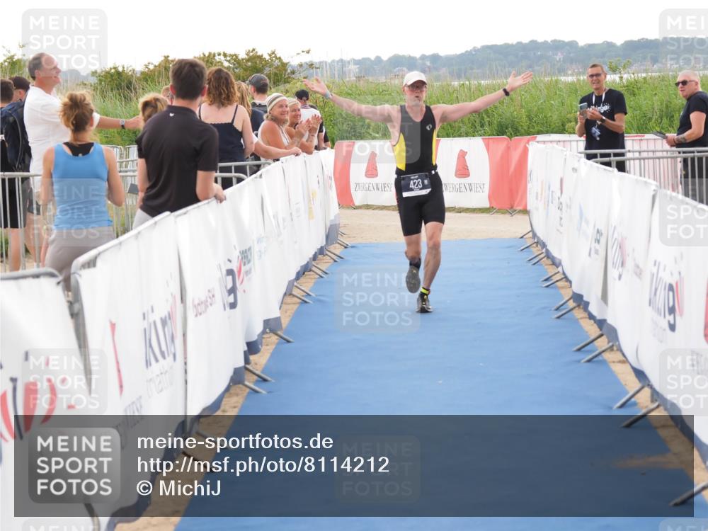 22.06.2025 - Viking Triathlon MichiJ http://msf.ph/oto/8114212 22.06.2025 16:26:10 Ziel 423 meine-sportfotos.de
