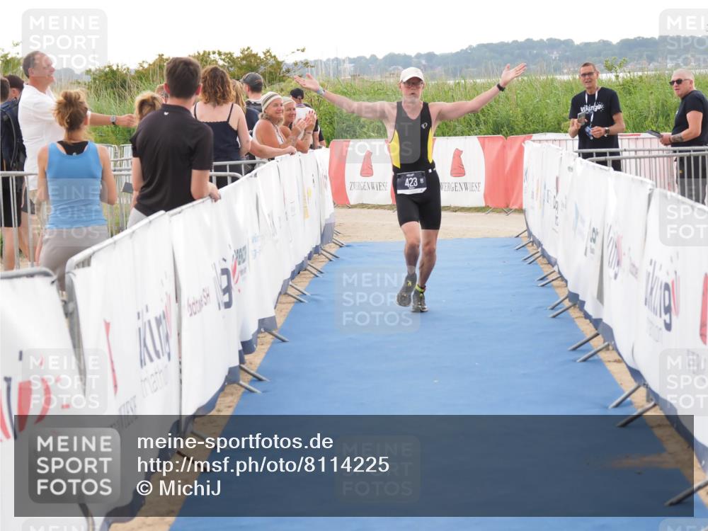 22.06.2025 - Viking Triathlon MichiJ http://msf.ph/oto/8114225 22.06.2025 16:26:10 Ziel 423 meine-sportfotos.de