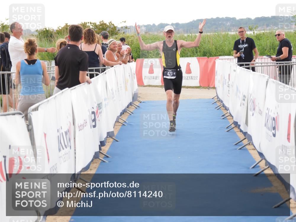 22.06.2025 - Viking Triathlon MichiJ http://msf.ph/oto/8114240 22.06.2025 16:26:10 Ziel 423 meine-sportfotos.de