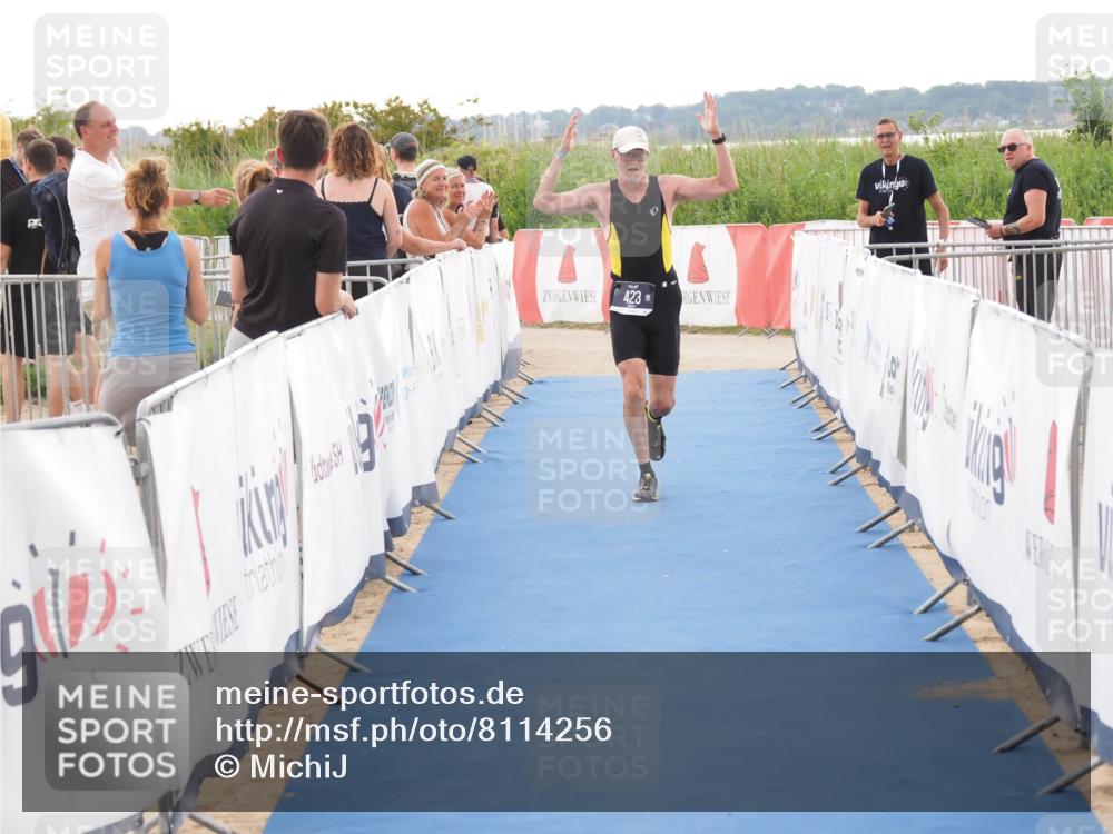 22.06.2025 - Viking Triathlon MichiJ http://msf.ph/oto/8114256 22.06.2025 16:26:10 Ziel 423 meine-sportfotos.de