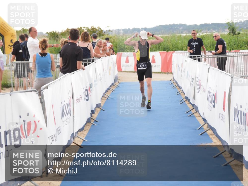 22.06.2025 - Viking Triathlon MichiJ http://msf.ph/oto/8114289 22.06.2025 16:26:11 Ziel 423 meine-sportfotos.de