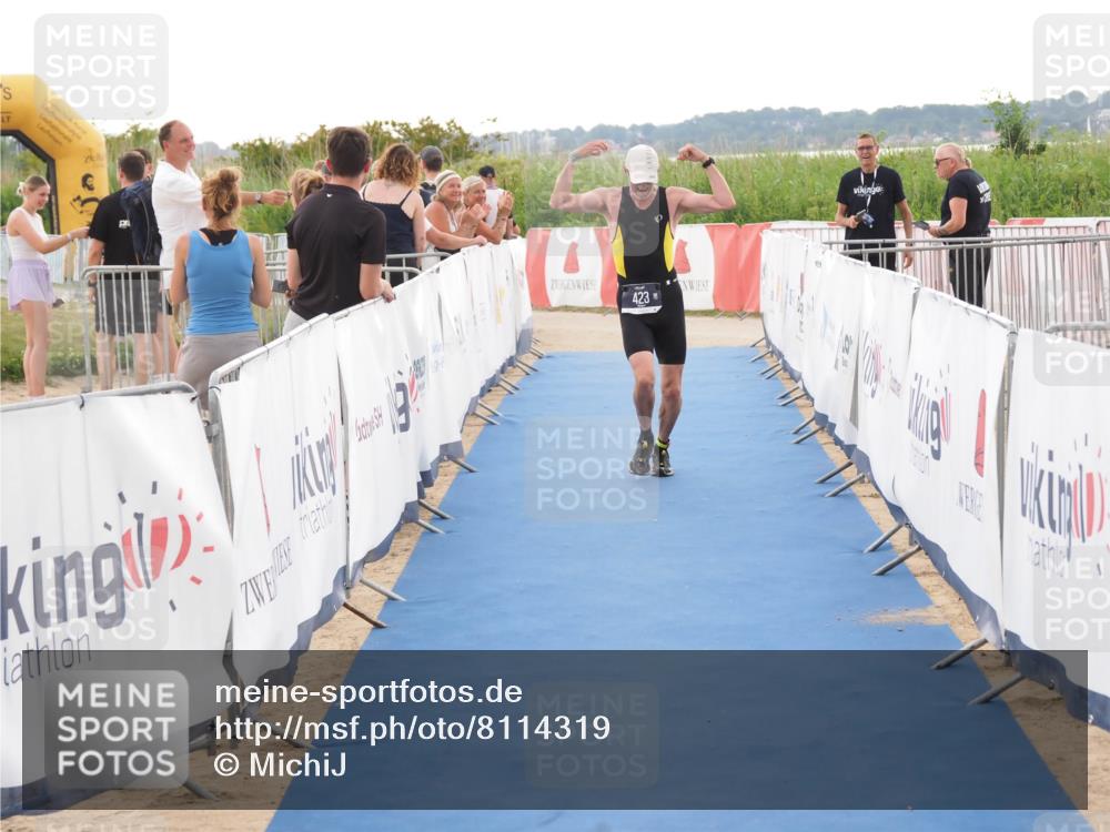 22.06.2025 - Viking Triathlon MichiJ http://msf.ph/oto/8114319 22.06.2025 16:26:11 Ziel 423 meine-sportfotos.de