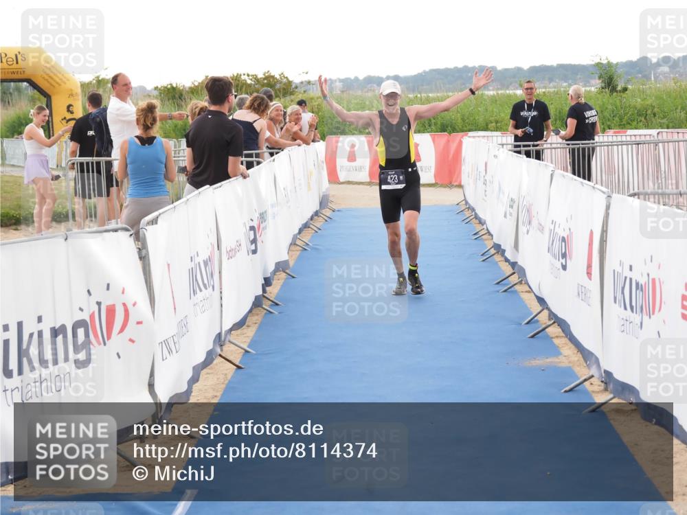 22.06.2025 - Viking Triathlon MichiJ http://msf.ph/oto/8114374 22.06.2025 16:26:11 Ziel 423 meine-sportfotos.de