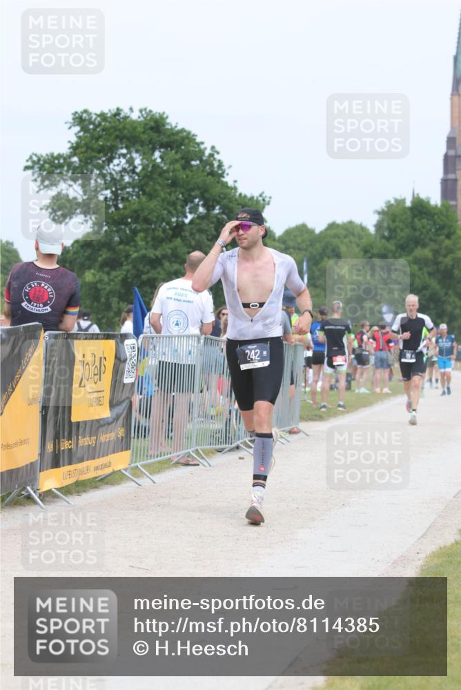 22.06.2025 - Viking Triathlon H.Heesch http://msf.ph/oto/8114385 22.06.2025 14:52:16 Laufen 101, 242, 553 meine-sportfotos.de