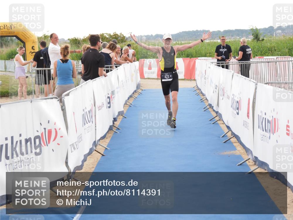 22.06.2025 - Viking Triathlon MichiJ http://msf.ph/oto/8114391 22.06.2025 16:26:11 Ziel 423 meine-sportfotos.de