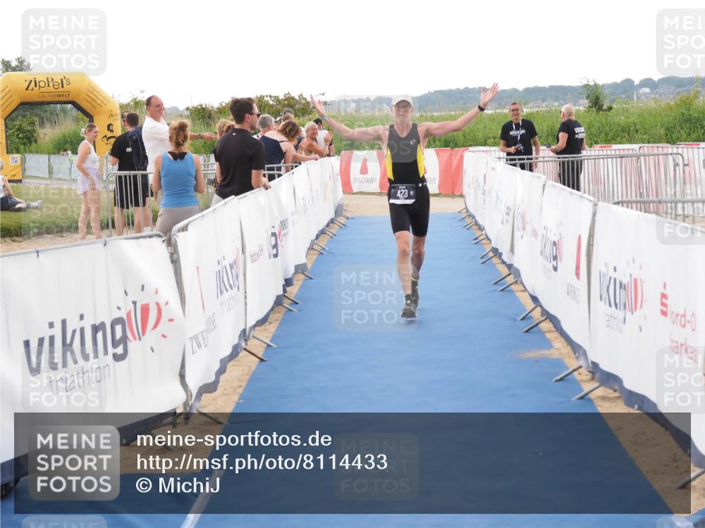 22.06.2025 - Viking Triathlon MichiJ http://msf.ph/oto/8114433 22.06.2025 16:26:12 Ziel 423 meine-sportfotos.de