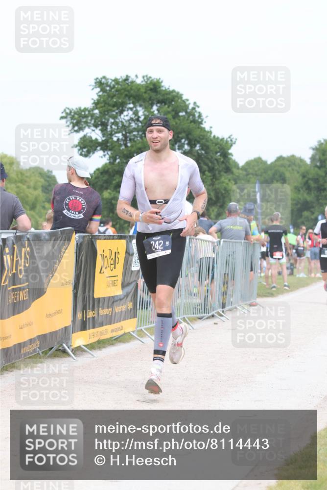 22.06.2025 - Viking Triathlon H.Heesch http://msf.ph/oto/8114443 22.06.2025 14:52:17 Laufen 101, 242, 553 meine-sportfotos.de
